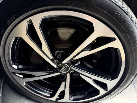 2023 Audi e-tron GT quattro Premium Plus