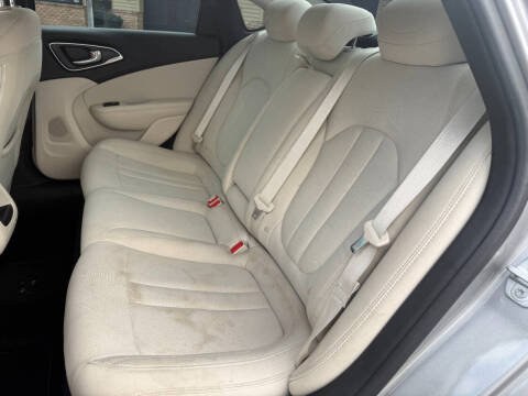 2015 Chrysler 200 Limited