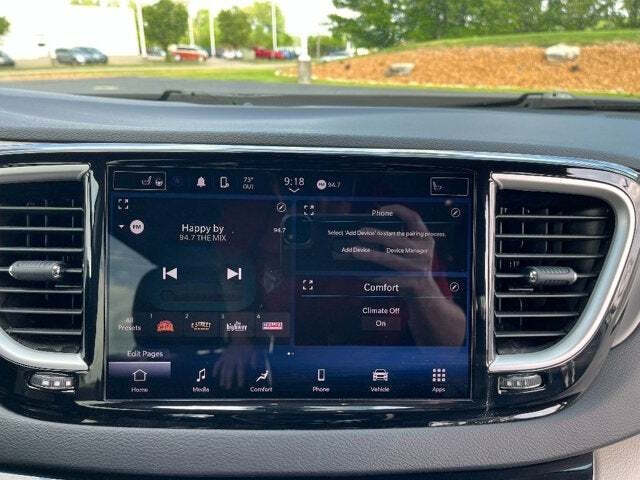 2022 Chrysler Pacifica 26