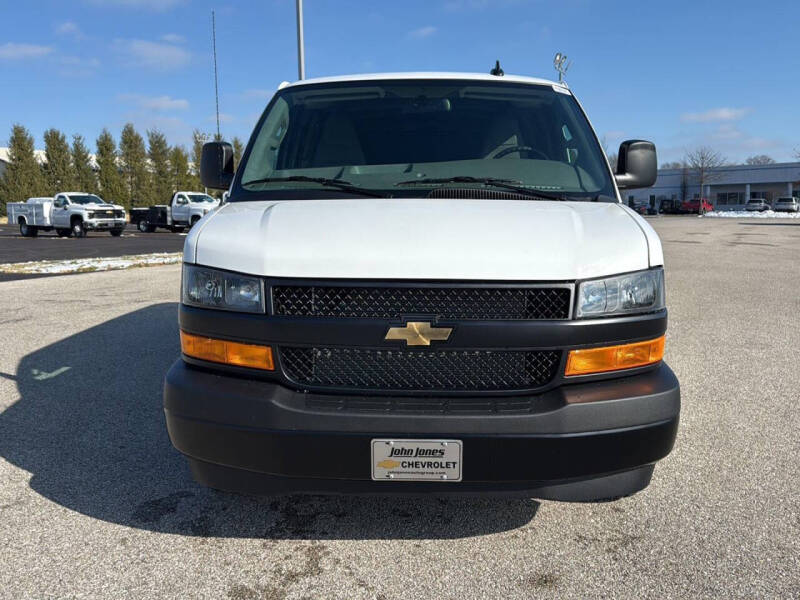 2025 Chevrolet Express 2500