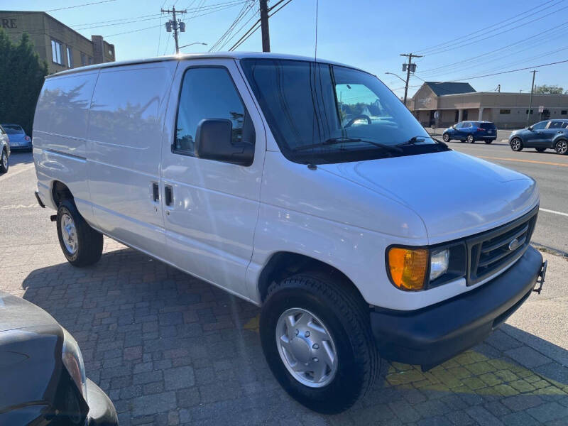 2004 Ford E-Series E-350 SD