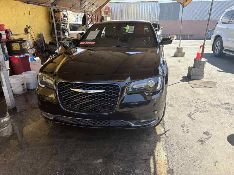 2017 Chrysler 300