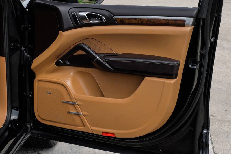 2012 Porsche Cayenne Turbo