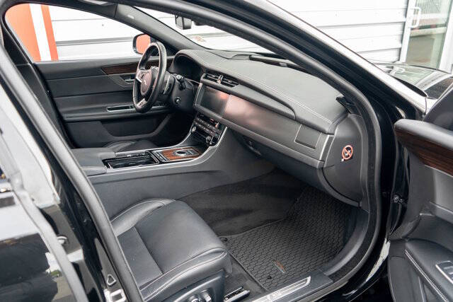 2018 Jaguar XF Sportbrake 30
