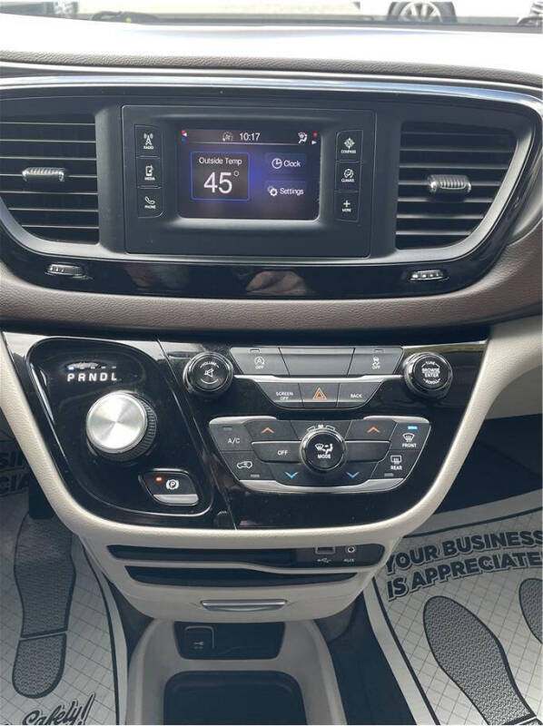 2017 Chrysler Pacifica LX