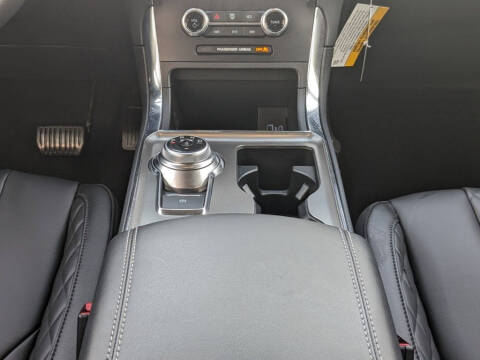 2024 Ford Edge Titanium