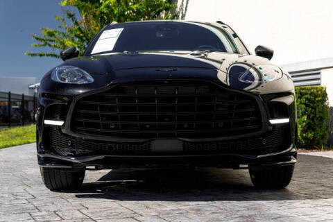 2025 Aston Martin DBX 707