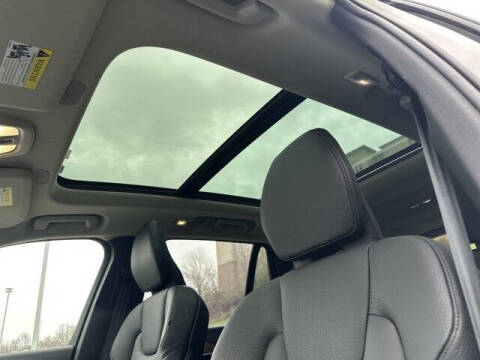 2025 Volvo XC90 B6 Plus Bright Theme 7P