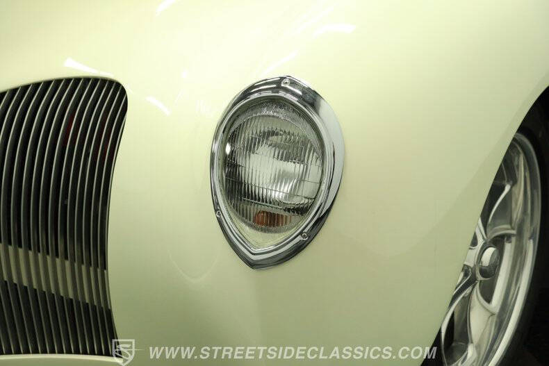 1939 Lincoln Zephyr