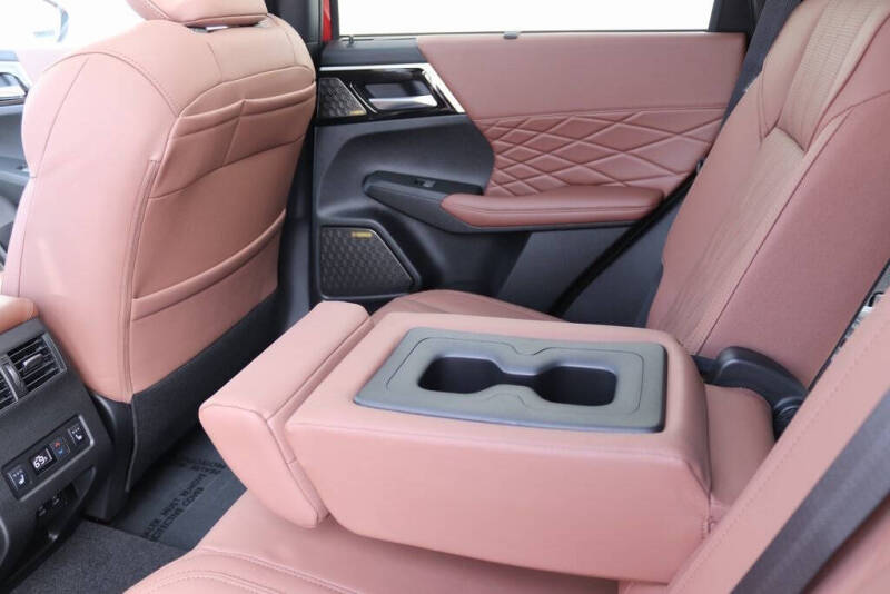 2025 Mitsubishi Outlander SEL