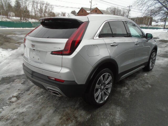 2022 Cadillac XT4 Premium Luxury