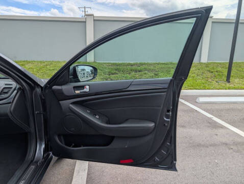 2014 Kia Cadenza Premium