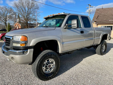 2006 GMC Sierra 2500HD for sale at Easter Brothers Preowned Autos in Vienna WV