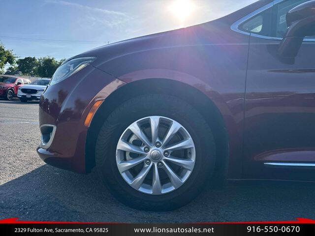 2017 Chrysler Pacifica Touring-L