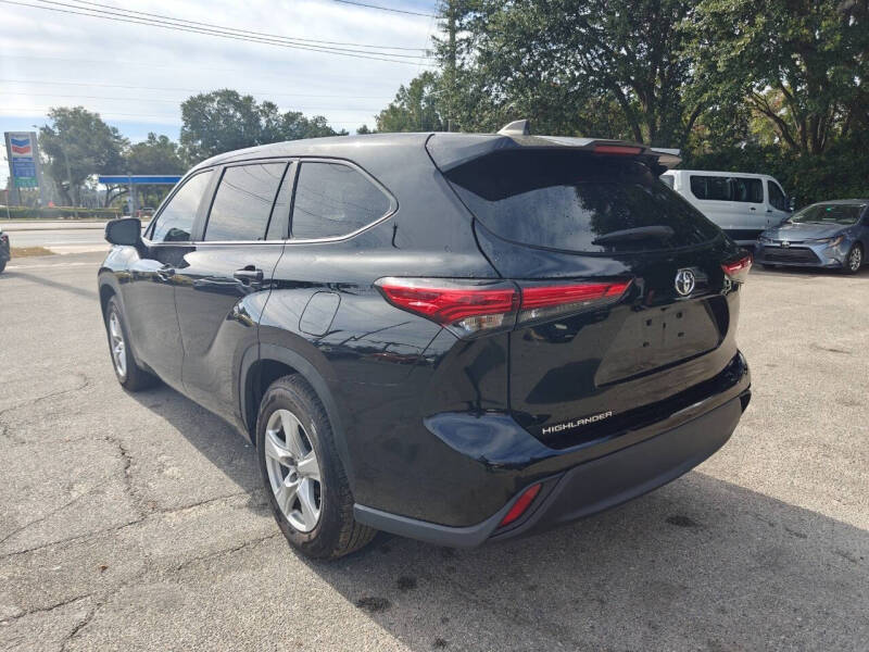 2023 Toyota Highlander LE