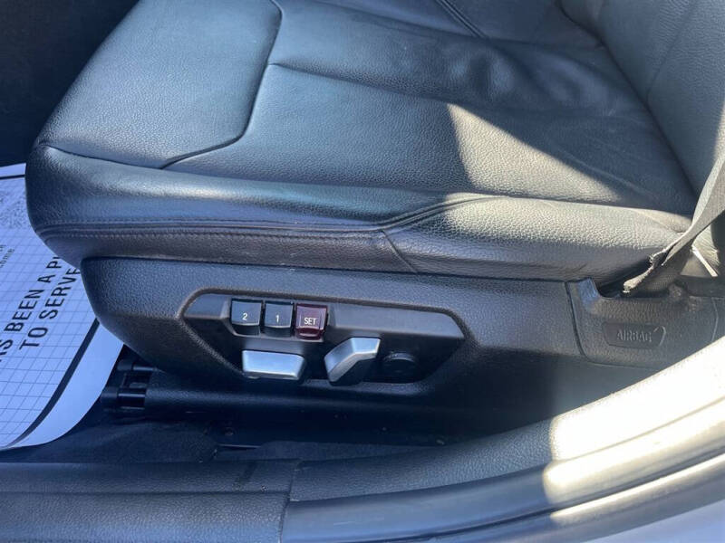 2017 BMW 3 Series 320i