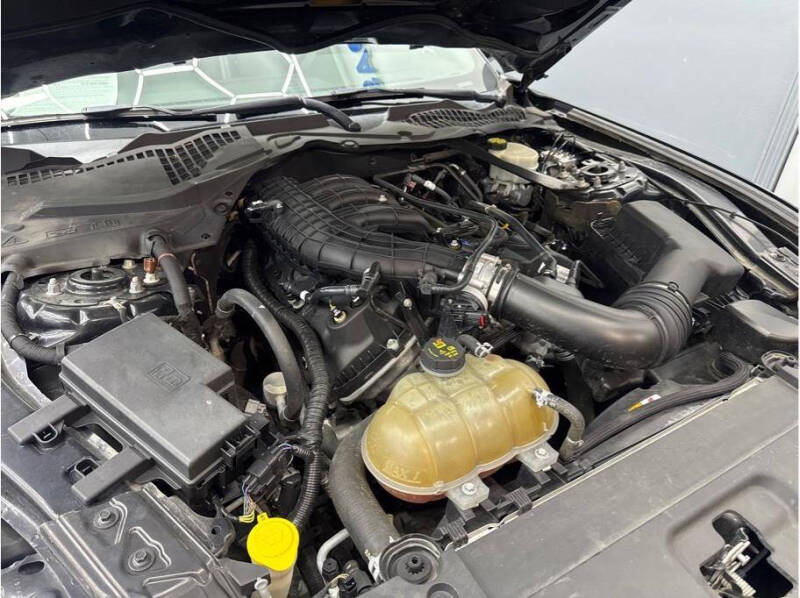 2016 Ford Mustang V6