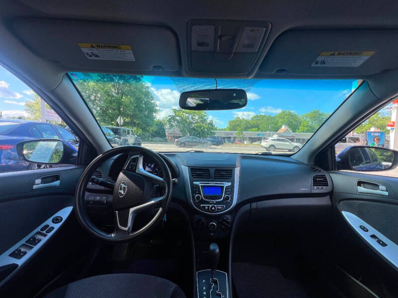 2013 Hyundai Accent GS