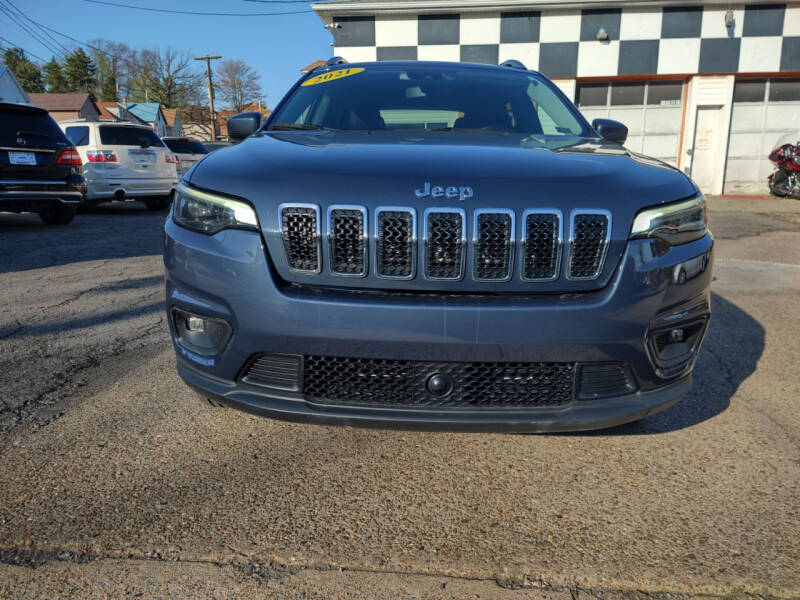 2021 Jeep Cherokee null photo 2