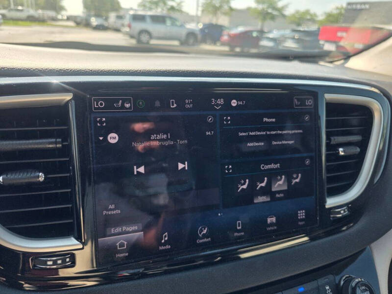 2024 Chrysler Pacifica Touring L