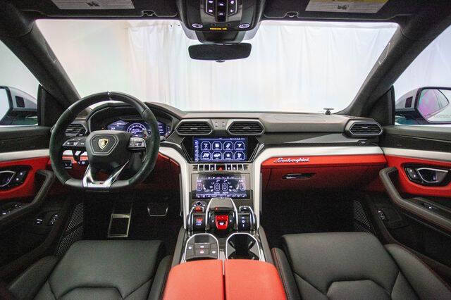 2022 Lamborghini Urus