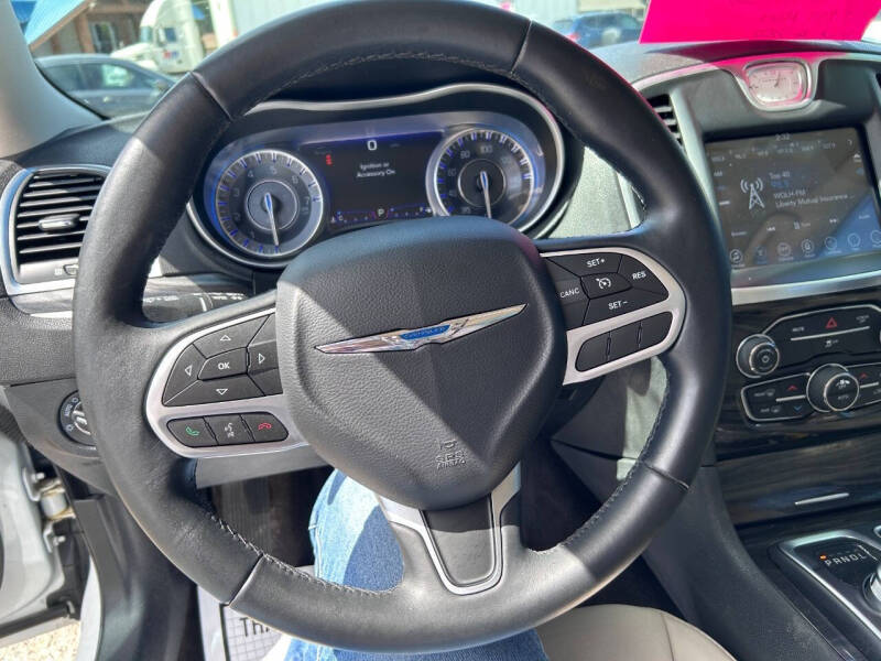 2017 Chrysler 300 Limited