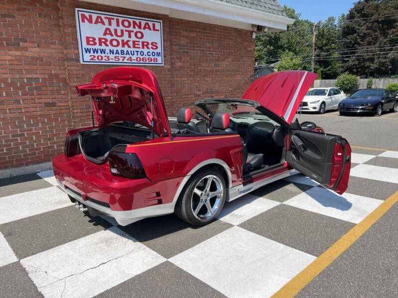 2004 Ford Mustang GT Deluxe