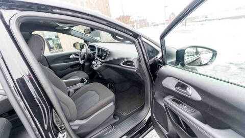 2024 Chrysler Pacifica Touring