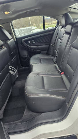 2011 Ford Taurus SEL