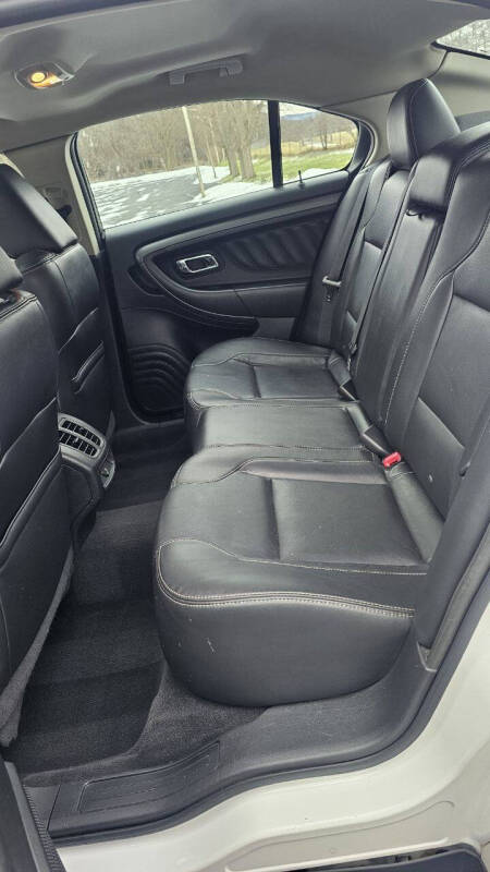 2011 Ford Taurus SEL