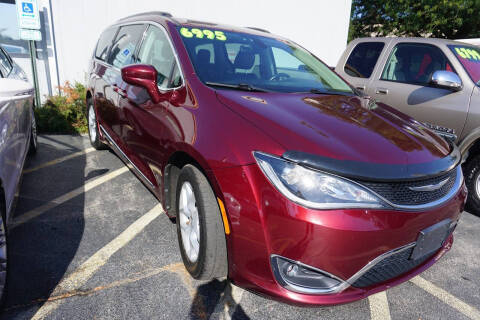 2017 Chrysler Pacifica Touring-L