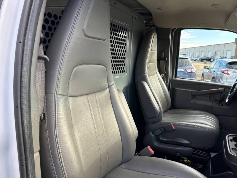 2022 Chevrolet Express 2500