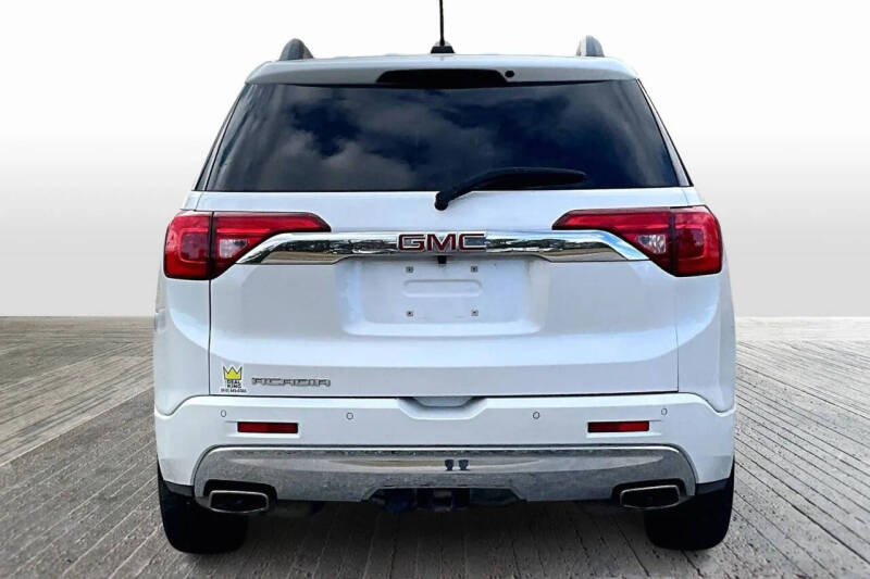 2017 GMC Acadia Denali