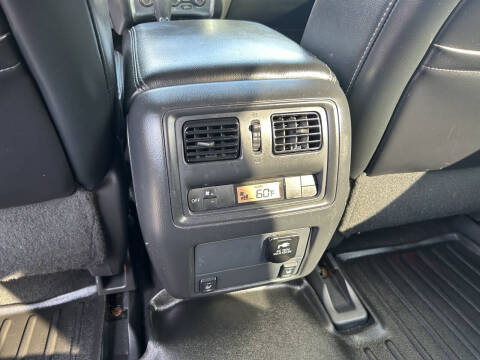 2017 Nissan Pathfinder SL