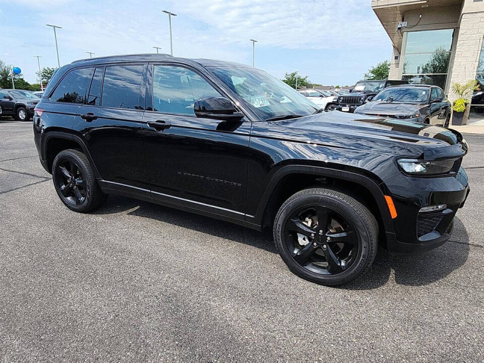 2022 Jeep Grand Cherokee for sale at Victoria Auto Sales in Victoria, MN