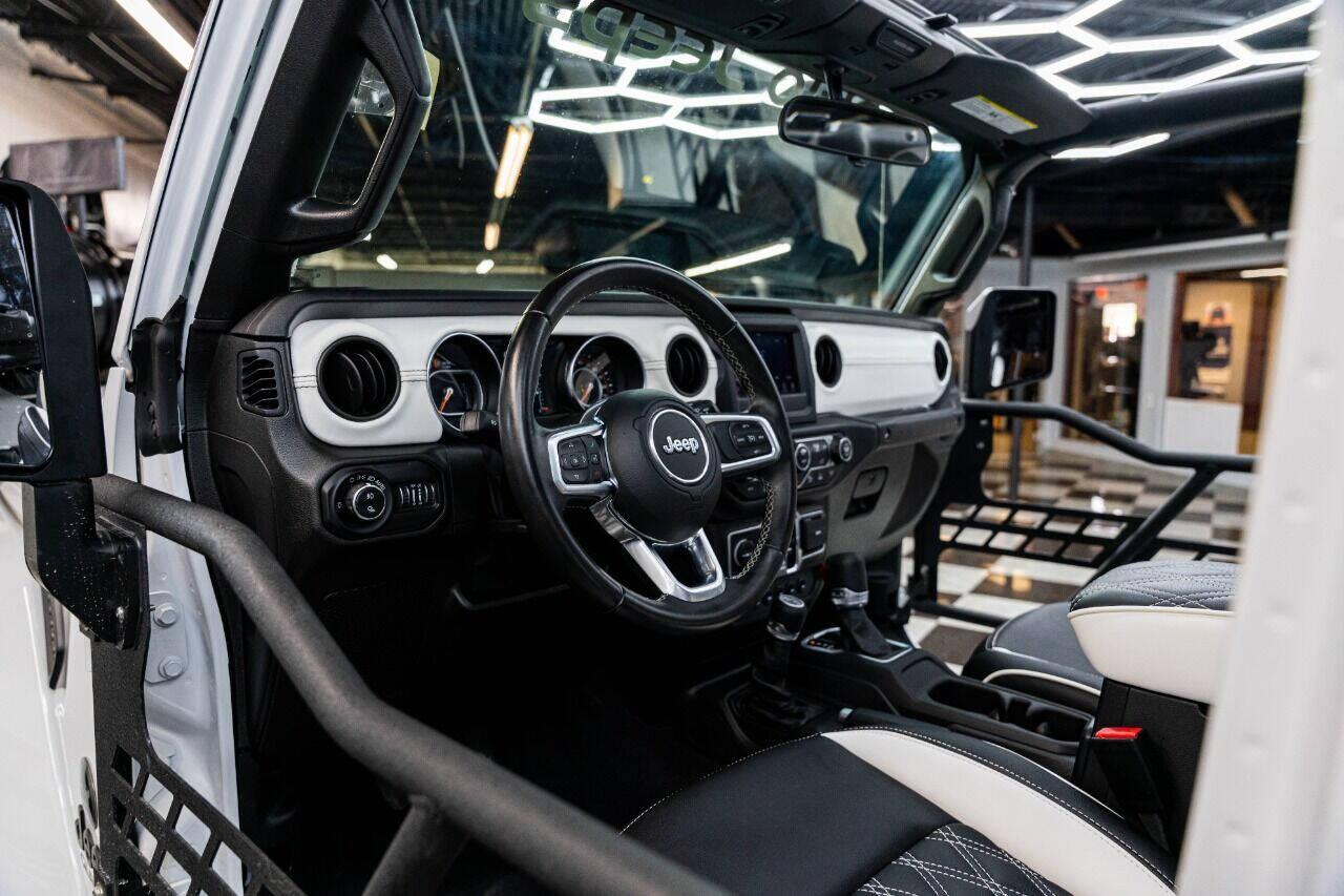 2020 JEEP Gladiator Pickup - $56,999