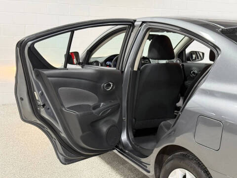 2019 Nissan Versa SV