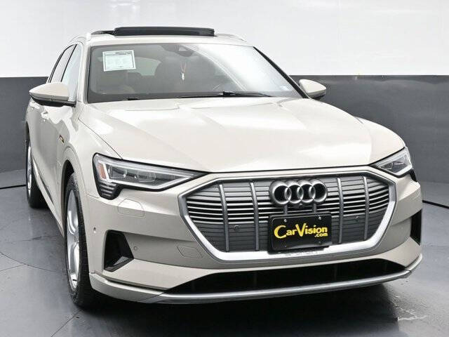 2019 Audi e-tron quattro Premium Plus