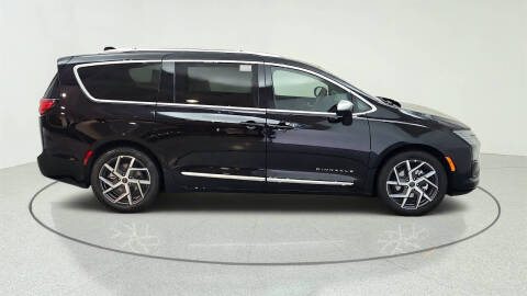 2027 Chrysler Pacifica Pinnacle