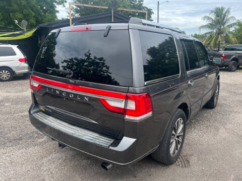 2017 Lincoln Navigator Select