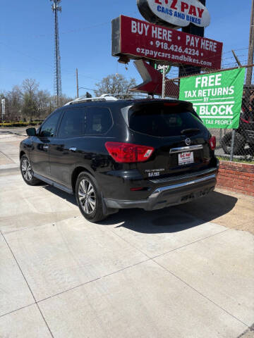2017 Nissan Pathfinder SL