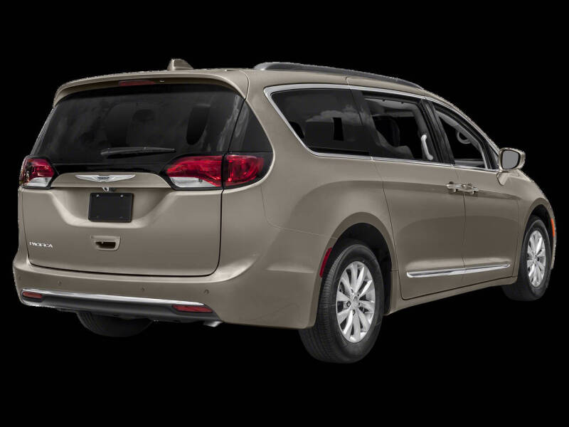 2018 Chrysler Pacifica Touring L Plus