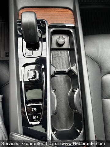 2023 Volvo XC60 B5 Plus Dark Theme