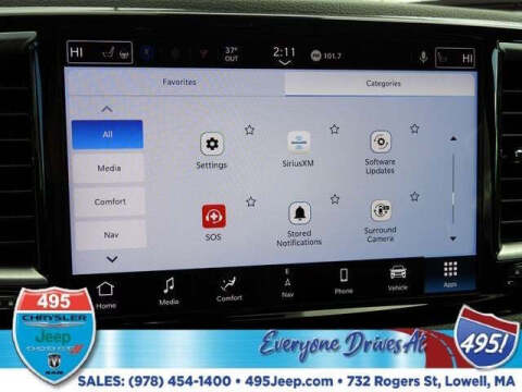 2026 Chrysler Pacifica Select