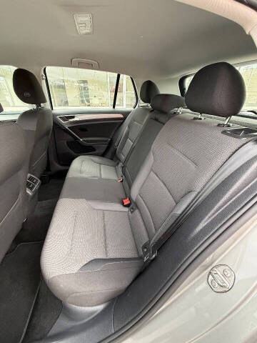 2017 Volkswagen Golf TSI S