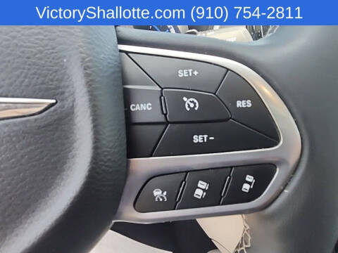 2024 Chrysler Pacifica Plug-In Hybrid Select
