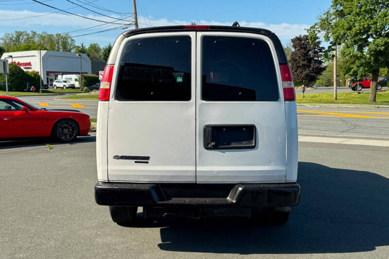 2018 Chevrolet Express LS 2500