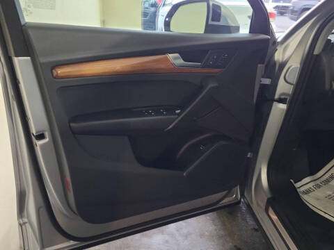 2023 Audi Q5 quattro Premium 40 TFSI