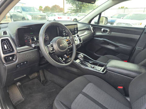 2023 Kia Sorento LX
