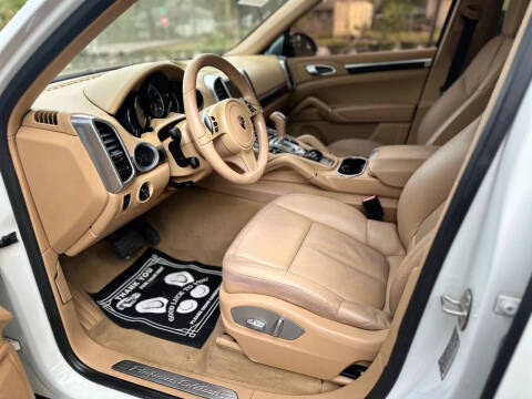 2014 Porsche Cayenne Platinum